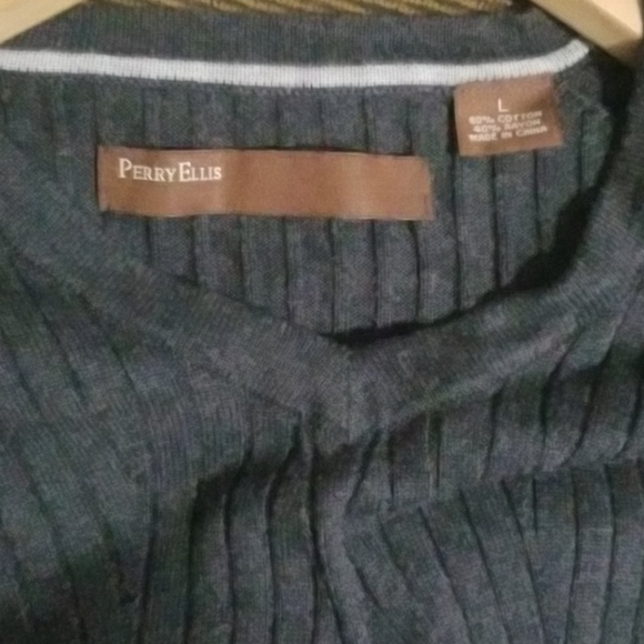 Perry Ellis Sweater Shirt Warm Women V Neck Large - Picture 7 of 9